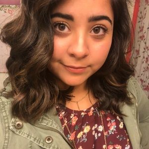 Meet your Posher, Adri